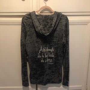 Thin hooded sweatshirt with quote